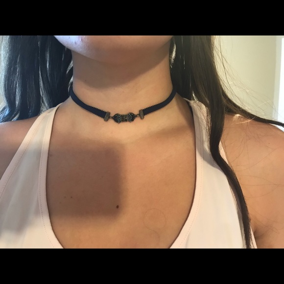 Chokers - Picture 11 of 11